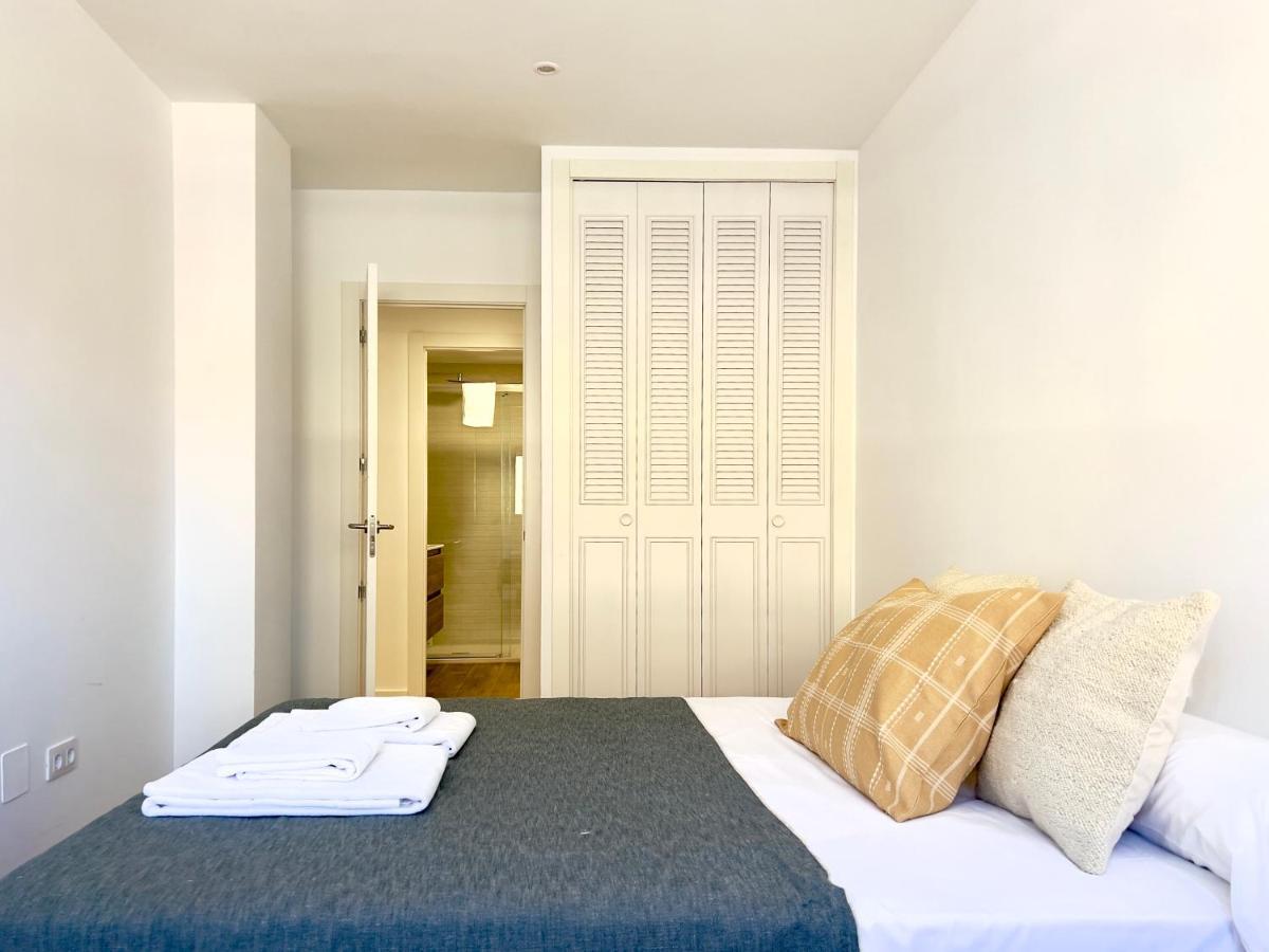 Housing Leon Ana Mogas Con Garaje Lejlighed Eksteriør billede